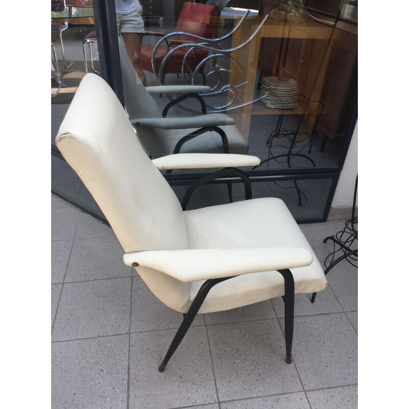 Vintage white leatherette armchair 1960