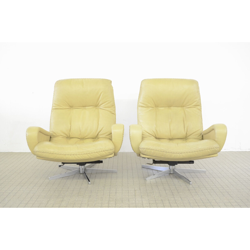 Pair of Vintage leather lounge chairs De Sede DS 231 'James Bond'