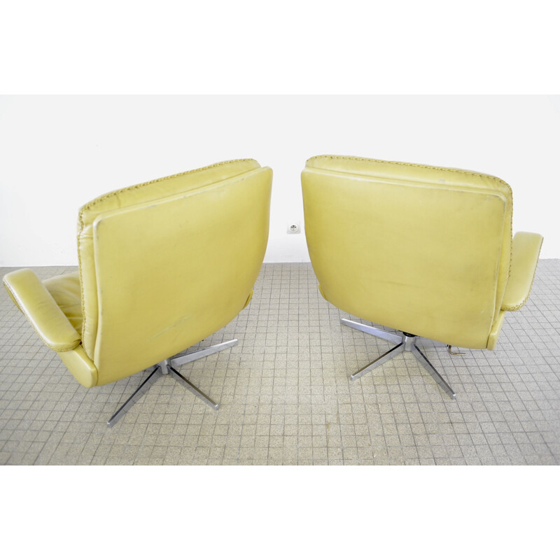 Pair of Vintage leather lounge chairs De Sede DS 231 'James Bond'