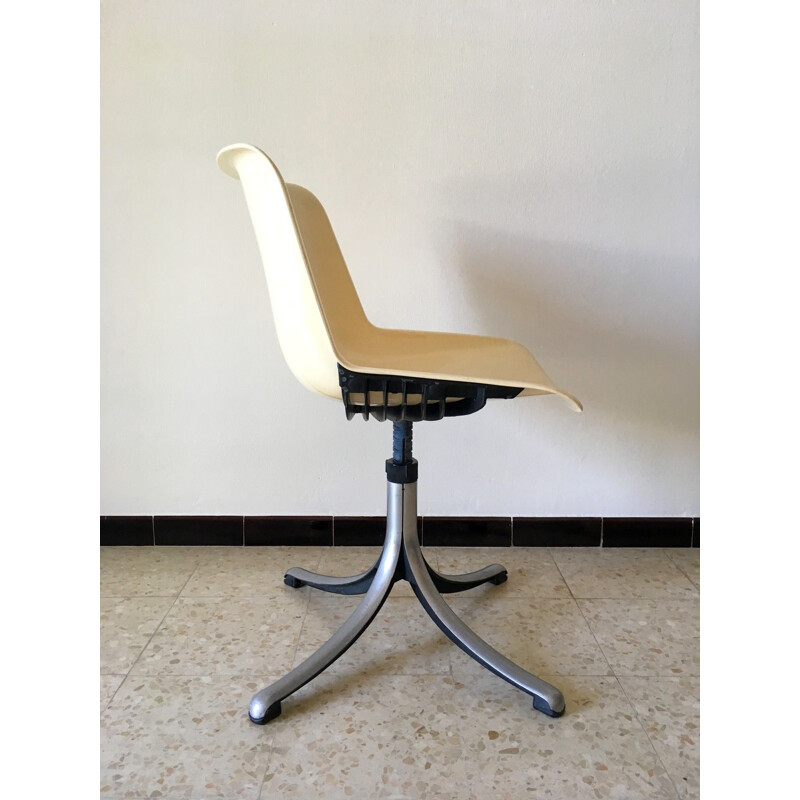 Vintage chair by Osvaldo Borsani for Tecno 1970