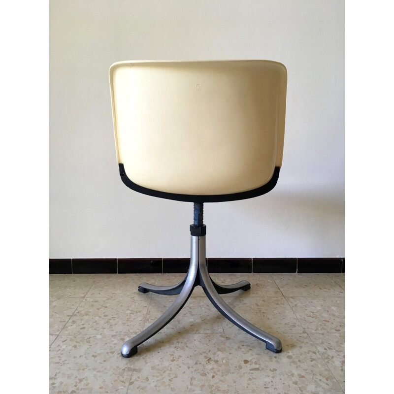 Vintage chair by Osvaldo Borsani for Tecno 1970