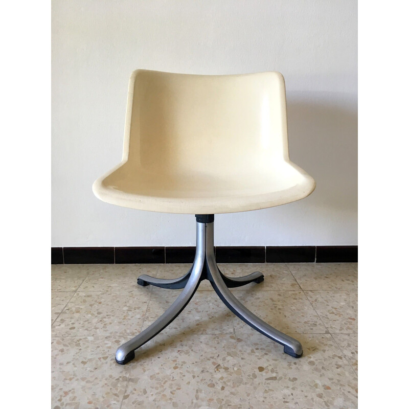 Vintage chair by Osvaldo Borsani for Tecno 1970