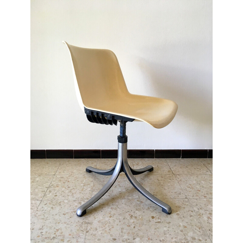 Vintage chair by Osvaldo Borsani for Tecno 1970