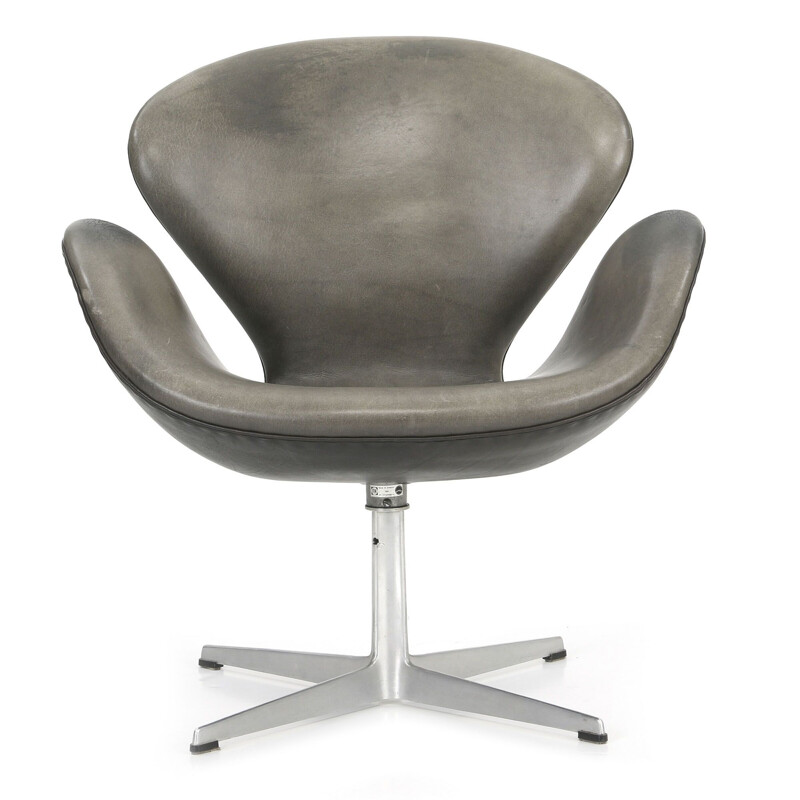 Fauteuil pivotant vintage en cuir gris de Arne Jacobsen Fritz Hansen 1970