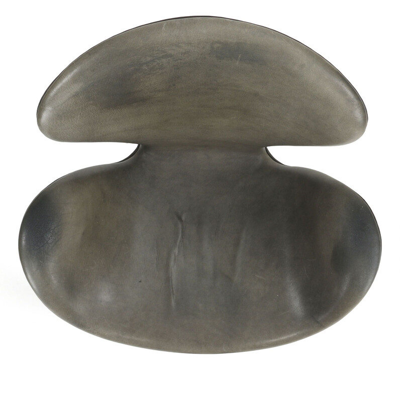 Vintage grey leather swivel armchair by Arne Jacobsen Fritz Hansen 1970