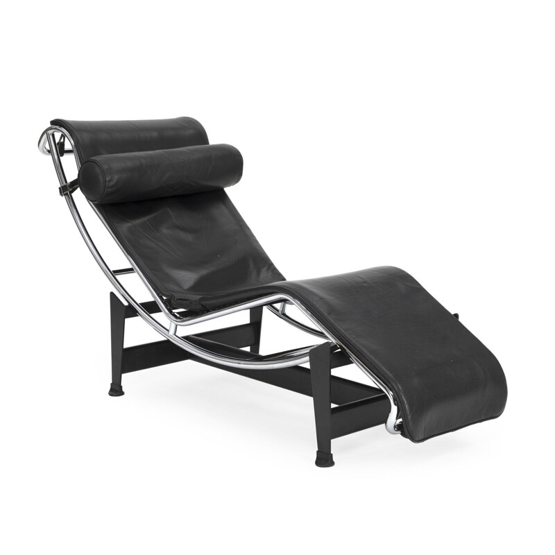 Vintage LC4 black leather armchair by Le Corbusier Cassina 1990