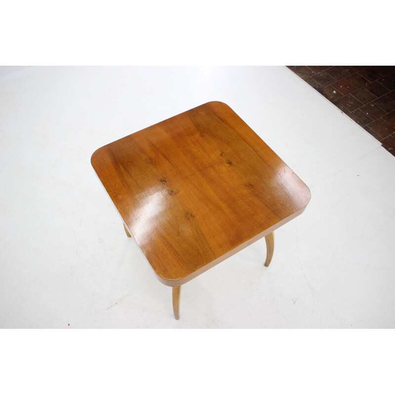 Table basse vintage en noyer par Jindrich Halabala pour Up Zavody, Tchécoslovaquie 1960