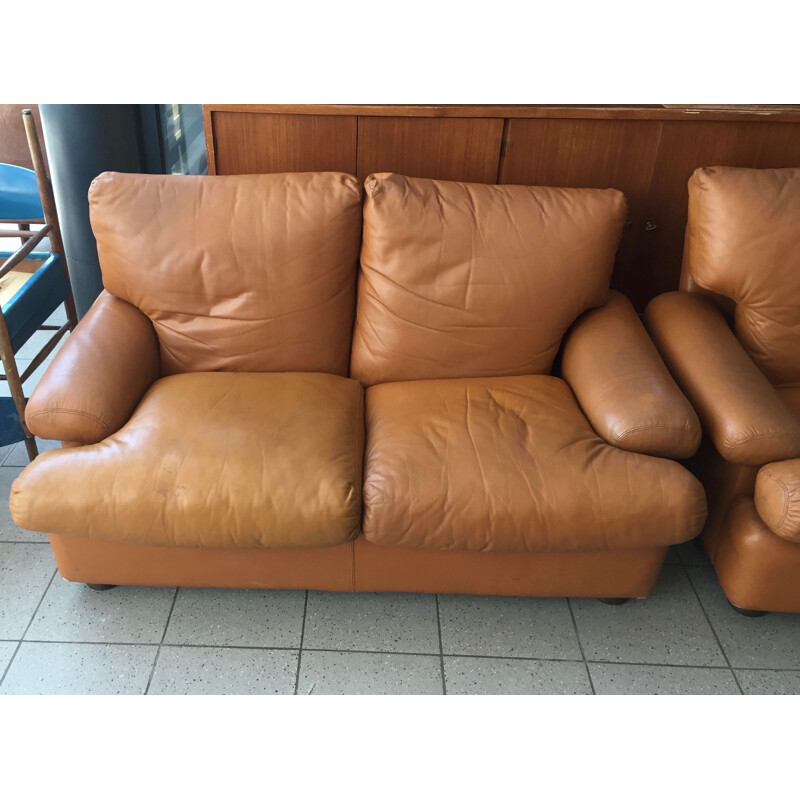 Pair of vintage fawn leather 2 seater sofas Brunati, Italian 1980s