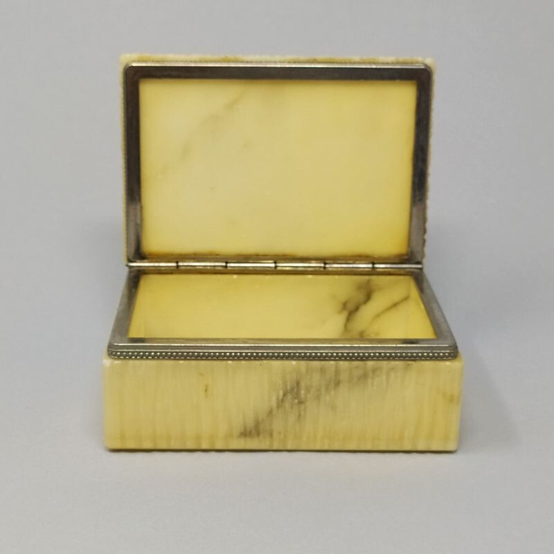 Boîte en albâtre vintage beige Italie 1960