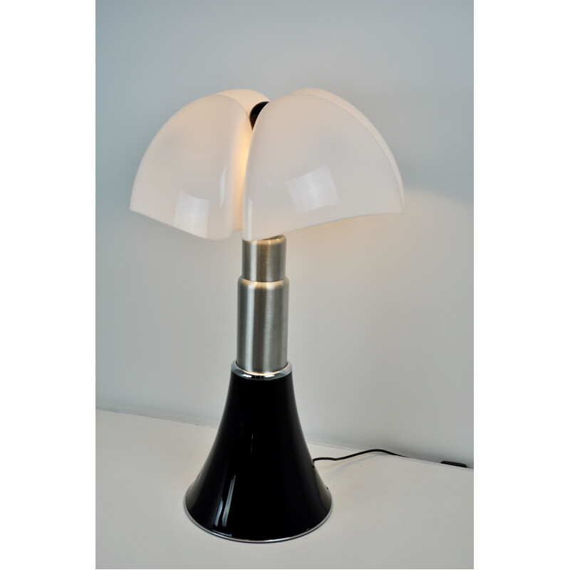 Vintage Table Lamp Pipistrello by Gae Aulenti for Martinelli Luce