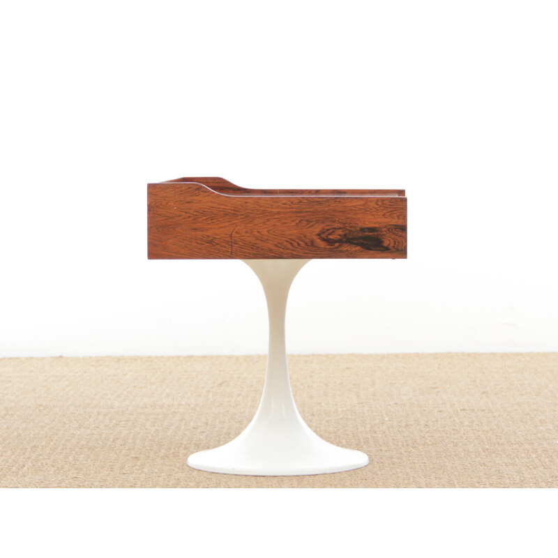 Table d'appoint vintage en palissandre de Rio pied tulipe scandinave