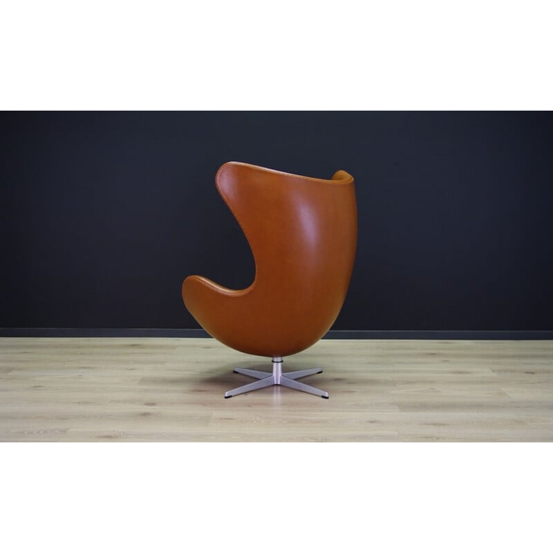 Vintage armchair Model 3316 by Arne Jacobsen for SAS Hotel in Copenhage Danish 1965