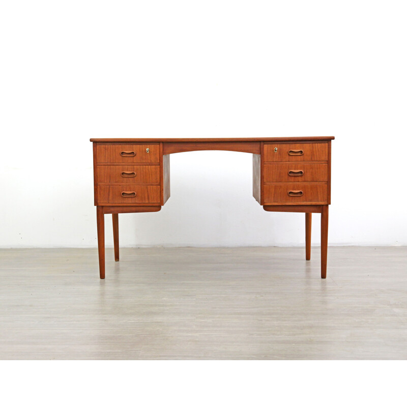 Vintage Danish desk in teak 