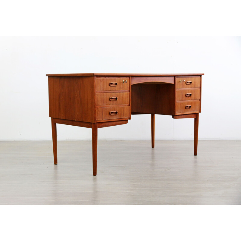 Vintage Danish desk in teak 