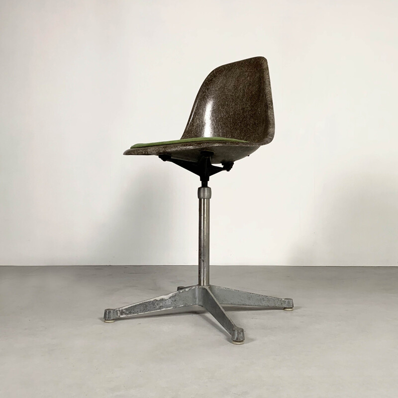 Chaise pivotante vintage DSW par Charles & Ray Eames pour Herman Miller, 1980