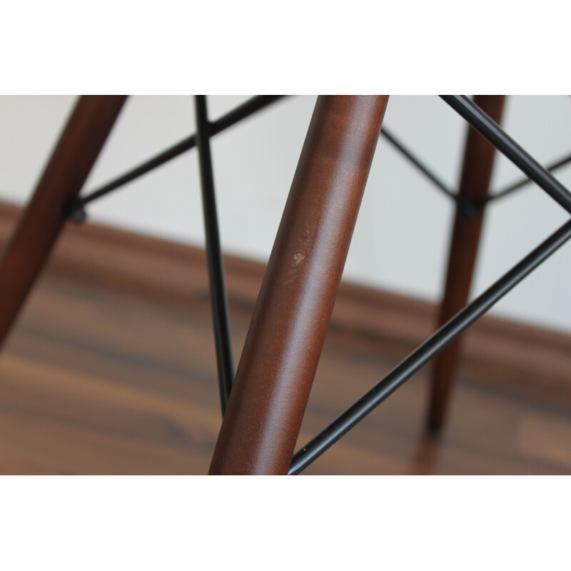 Chaise d'appoint vintage Vitra en fibre de verre DSW Nouvelle génération