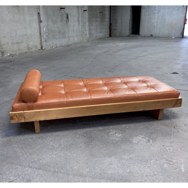 Vintage bed Méribel leather seat by Charlotte Perriand 1950
