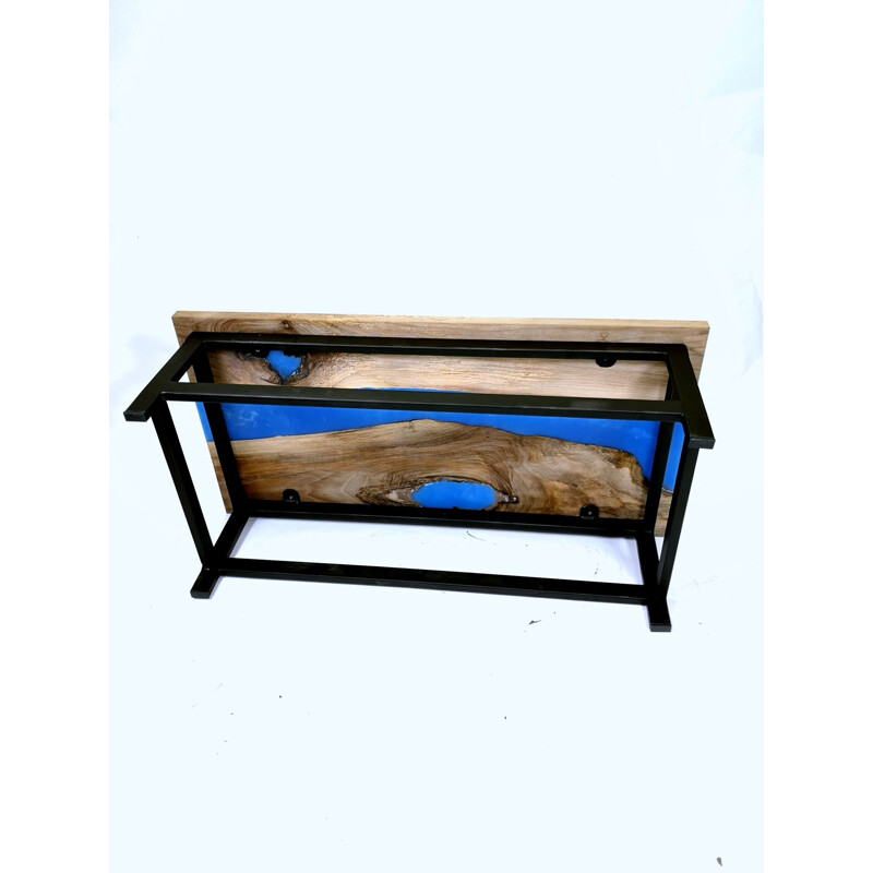 Table basse vintage en noyer avec résine époxy bleue et pieds en acier