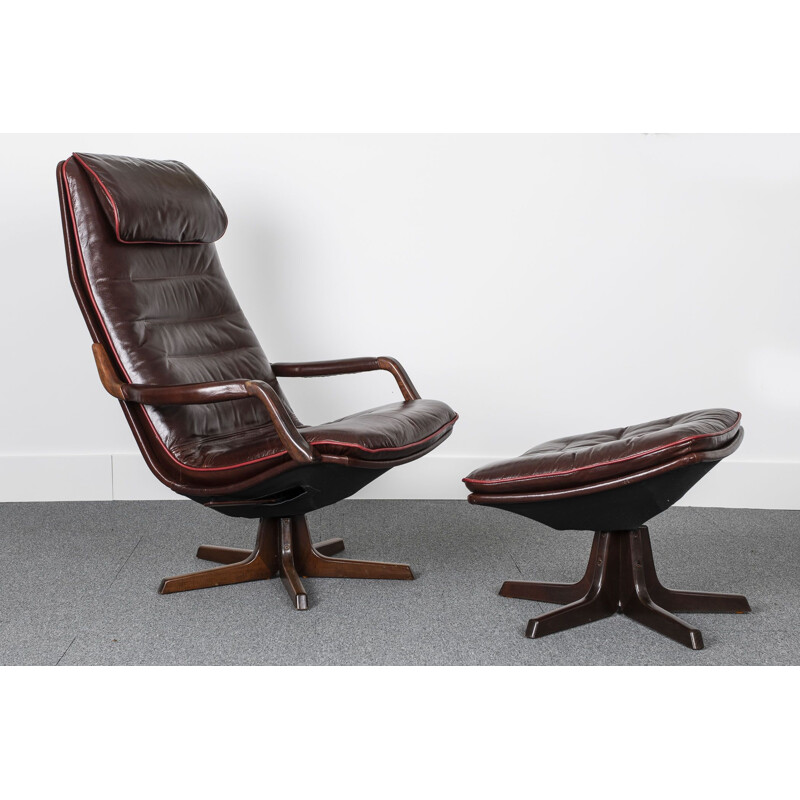 Fauteuil Vintage en cuir inclinable avec tabouret de pied assorti. Par Berg Furniture, Danemark. 1970