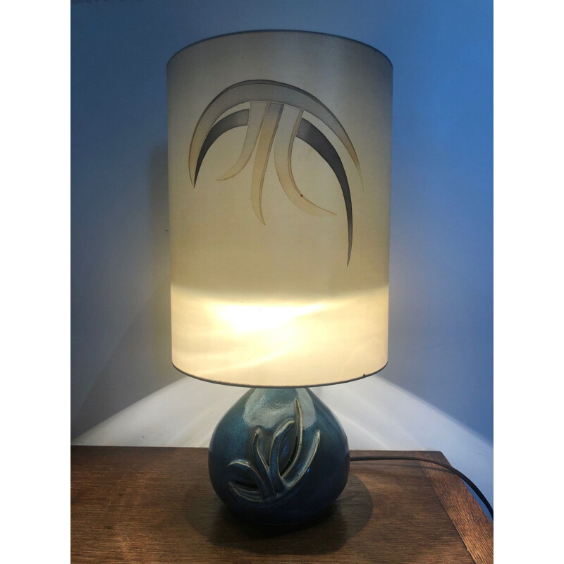 Lampe vintage en céramique bleue , abat jour en soie 1970