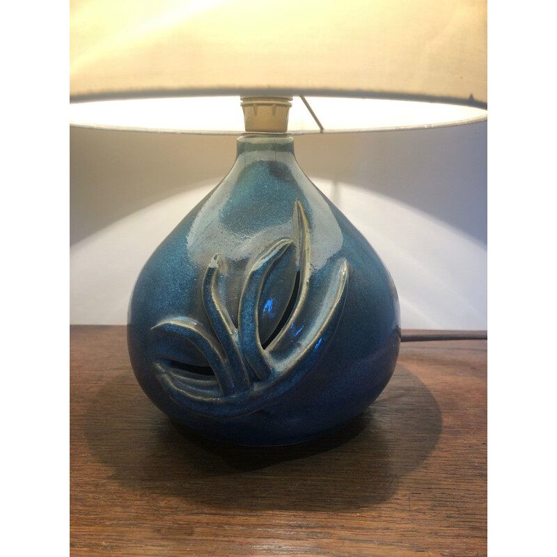 Lampe vintage en céramique bleue , abat jour en soie 1970