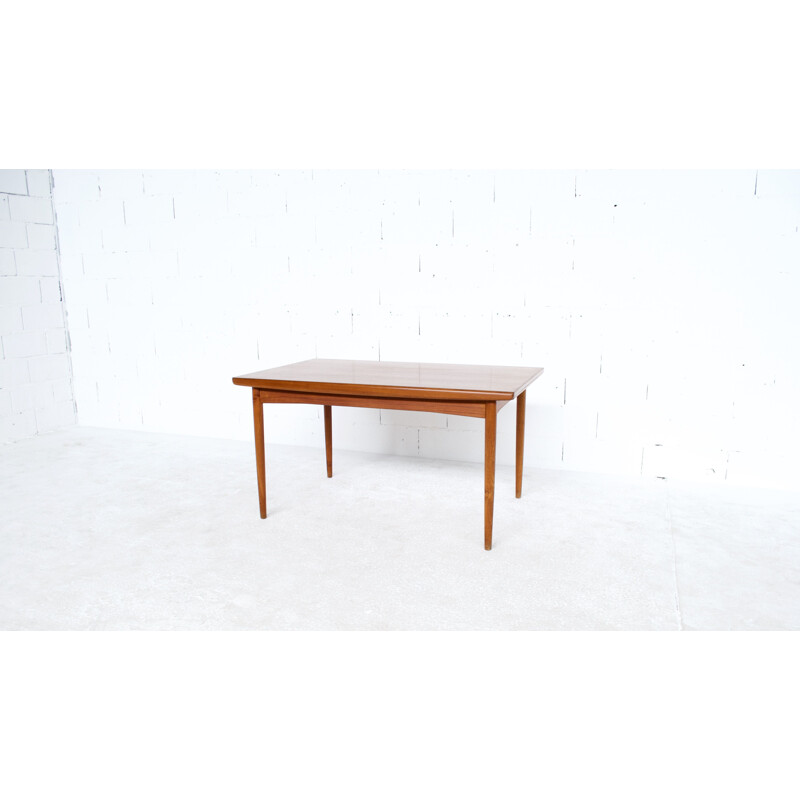 Vintage dining table by Dyrlund Mobelfabrik 1960