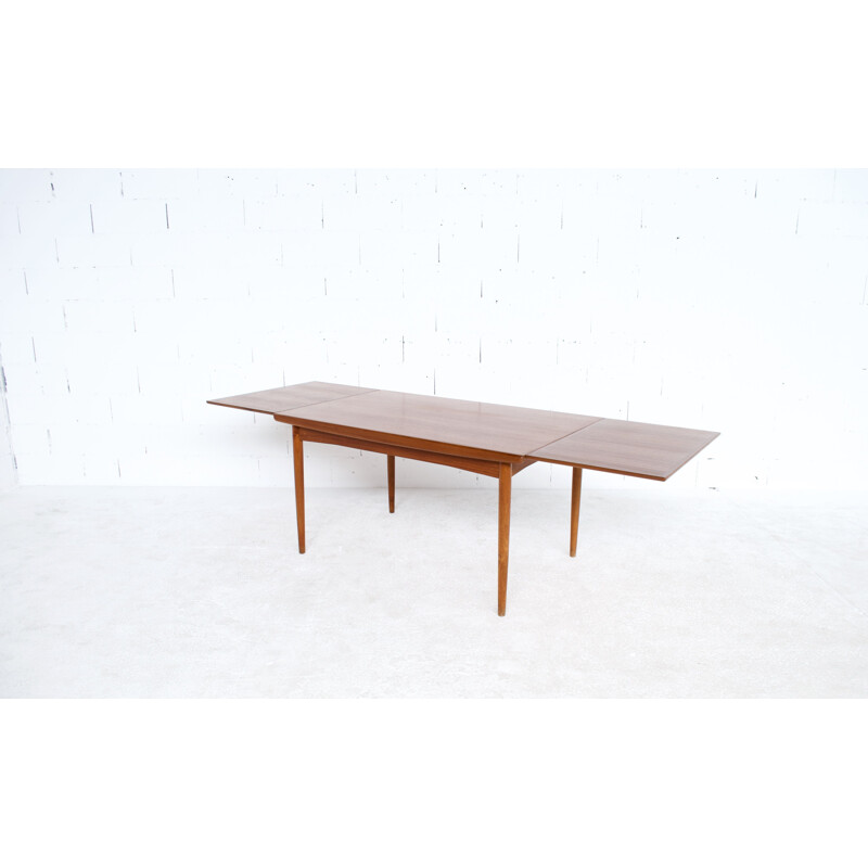 Vintage dining table by Dyrlund Mobelfabrik 1960