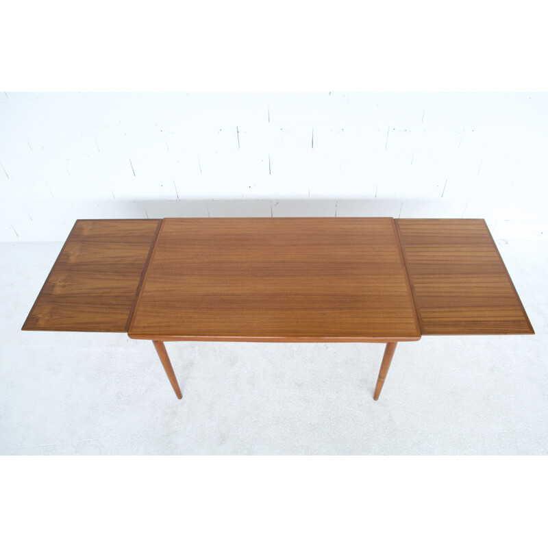 Vintage dining table by Dyrlund Mobelfabrik 1960