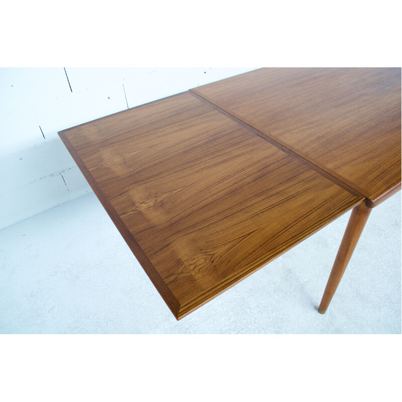 Vintage dining table by Dyrlund Mobelfabrik 1960