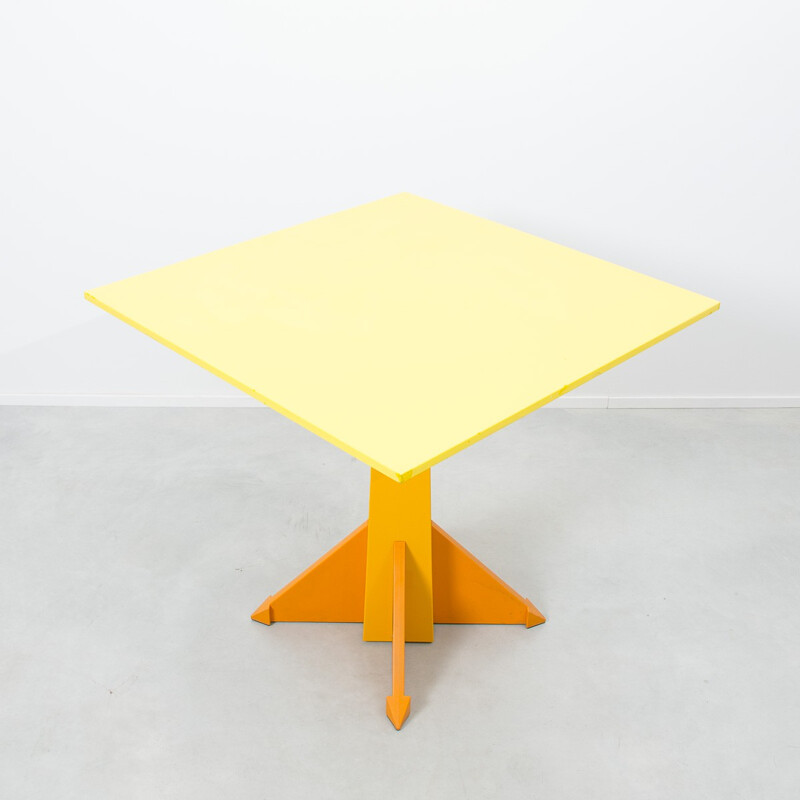 Kartell yellow dining table, Anna CASTELLI FERRIERI - 1983 