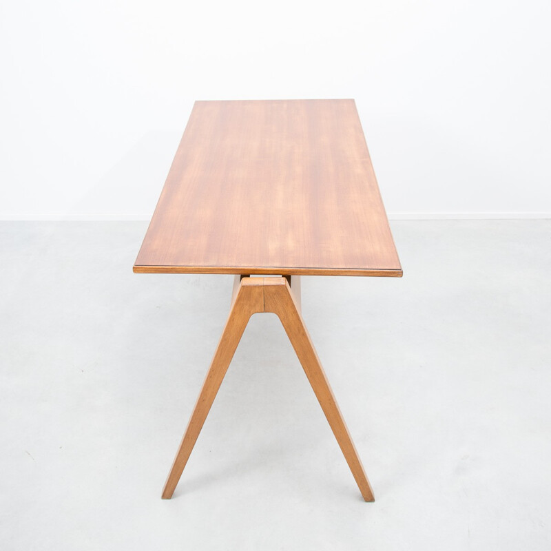 Hille desk in beech and cherrywood, Robin DAY - 1950