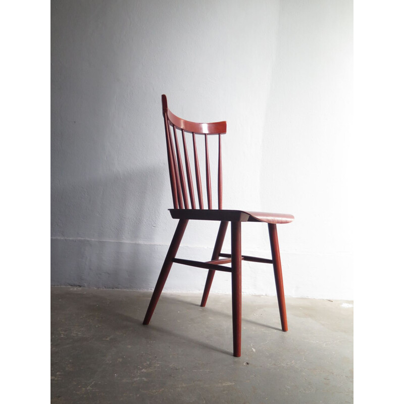 Chaise vintage en bois rouge scandinave 1950