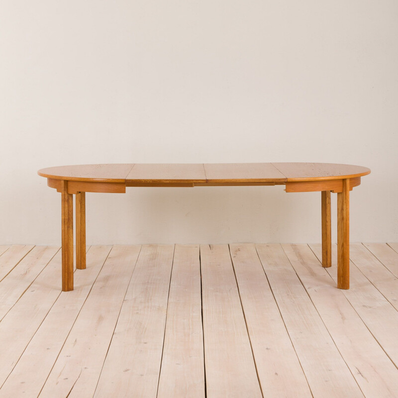 Vintage Danish round oak extension table with two leaves to Borge Mogensen 1960