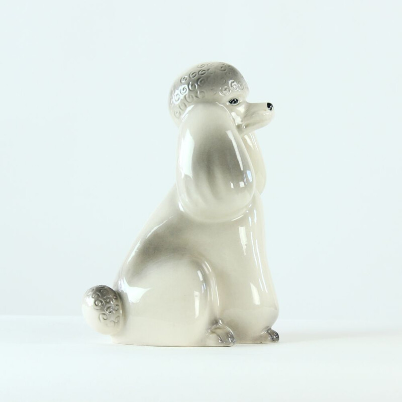 Statue de caniche vintage en porcelaine de Jikohera Czechoslovakia 1960