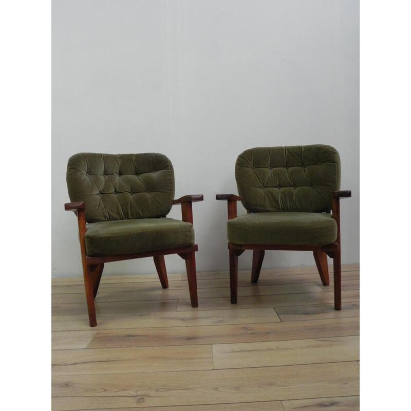 Paire de fauteuils en chêne et tissu vert, GUILLERME et CHAMBRON - 1960
