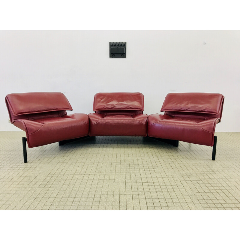 Vintage Cassina Veranda 3seater sofa in Burgundy leather by Vico Magistretti 1983s