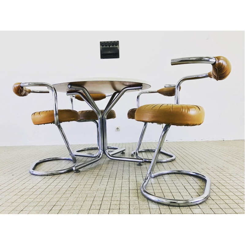 chaises de salle à manger vintage Cobra assorties à la table de Giotto Stoppino 1970