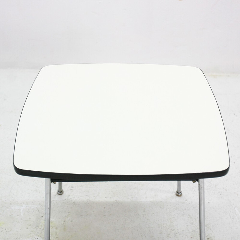 Mesa lateral quadrada de fórmica branca e aço - 1950