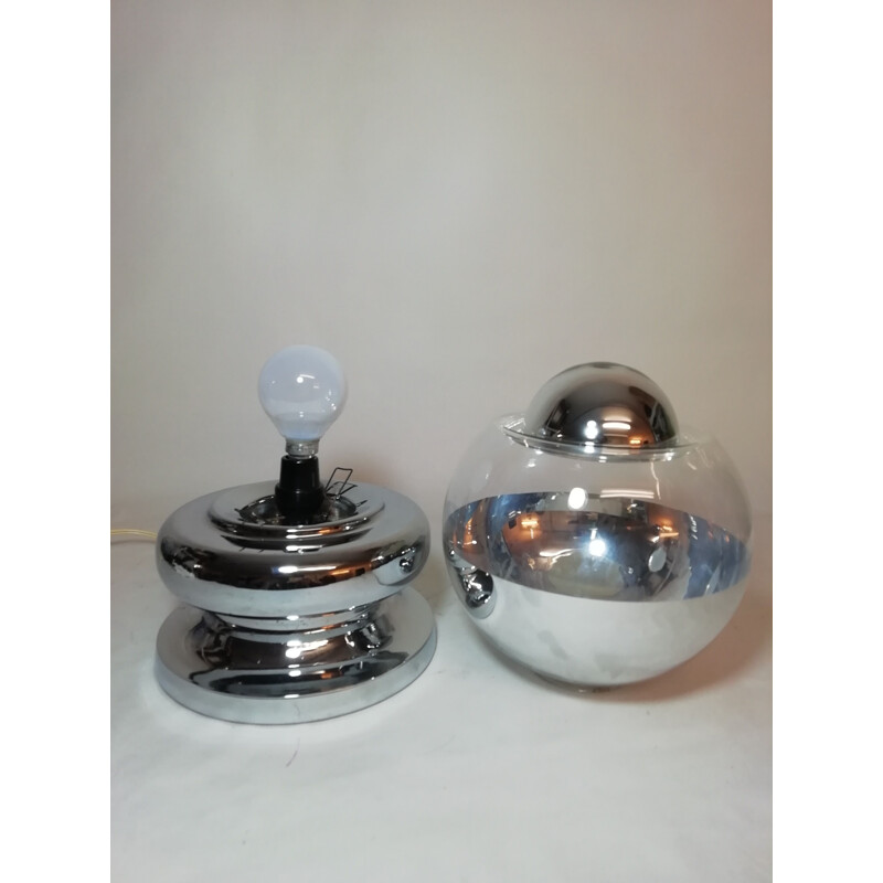 Space Age" vintage table lamp in fine glass and chrome metal base