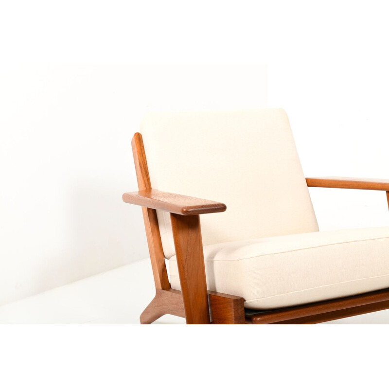 Paire de fauteuils lounge vintage en teck par Hans J. Wegner