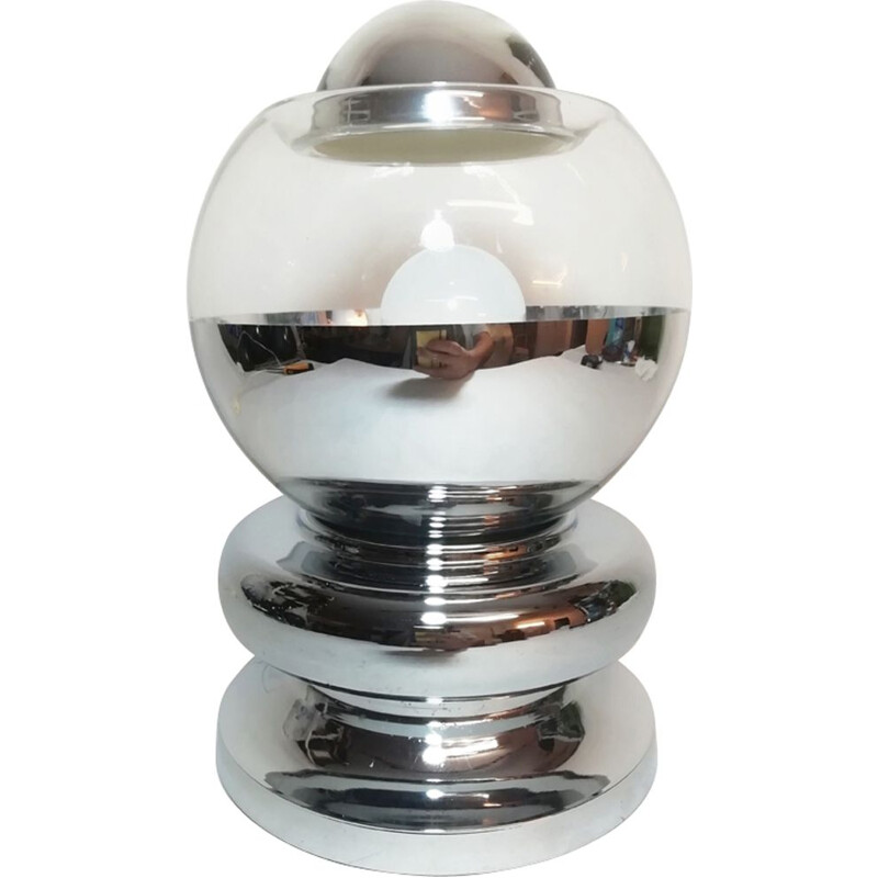 Space Age" vintage table lamp in fine glass and chrome metal base