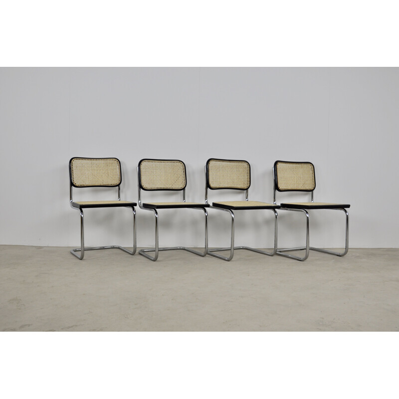 Ensemble 4 chaises vintage  noires de style B32 par Marcel Breuer 1980