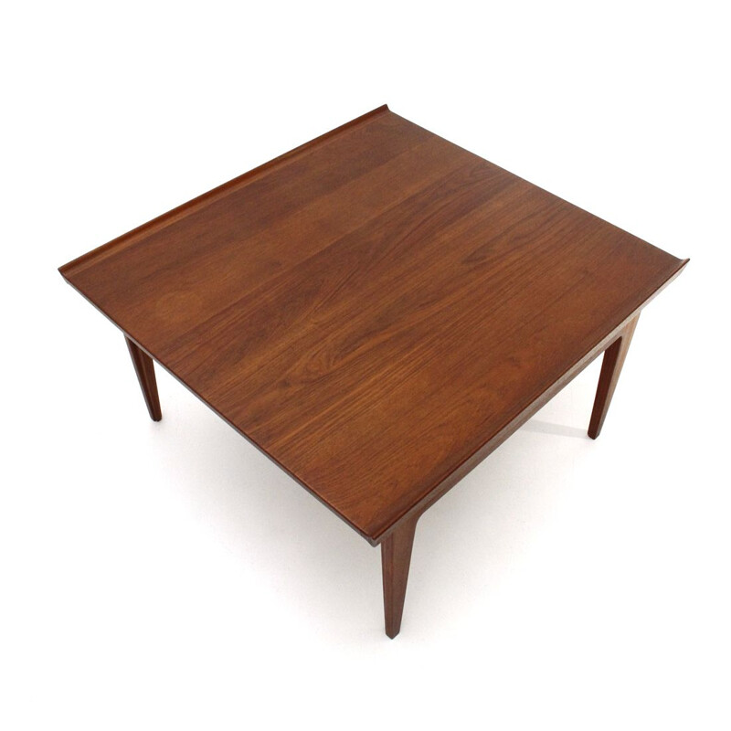 Mesa de café Vintage de teca de Finn Juhl para a França e Davorkosen, França 1960