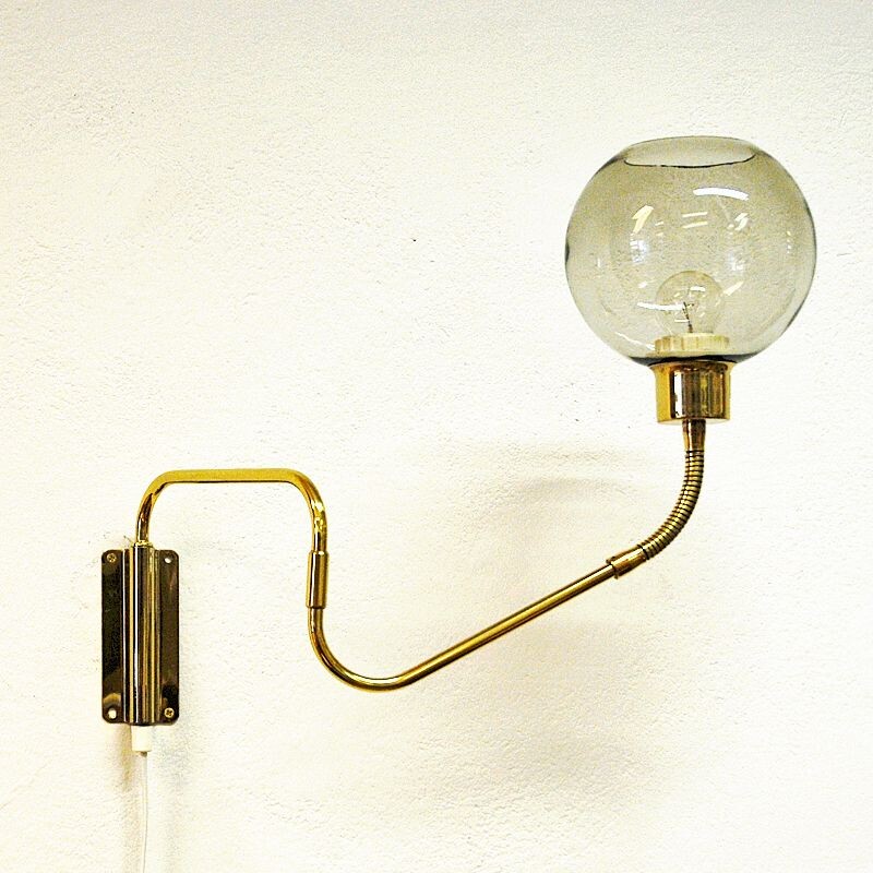 Applique sur bras de cuivre avec dôme en verre T. Røste & Co Norvège 1950