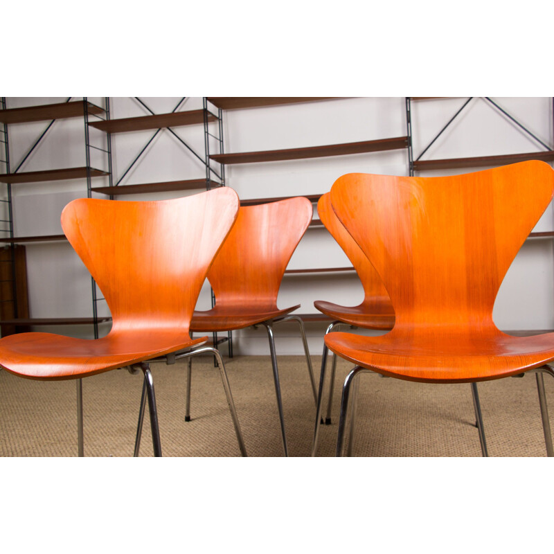 Suite de 4 chaises vintage série 7 en Teck de Arne Jacobsen pour Fritz Hansen 1978