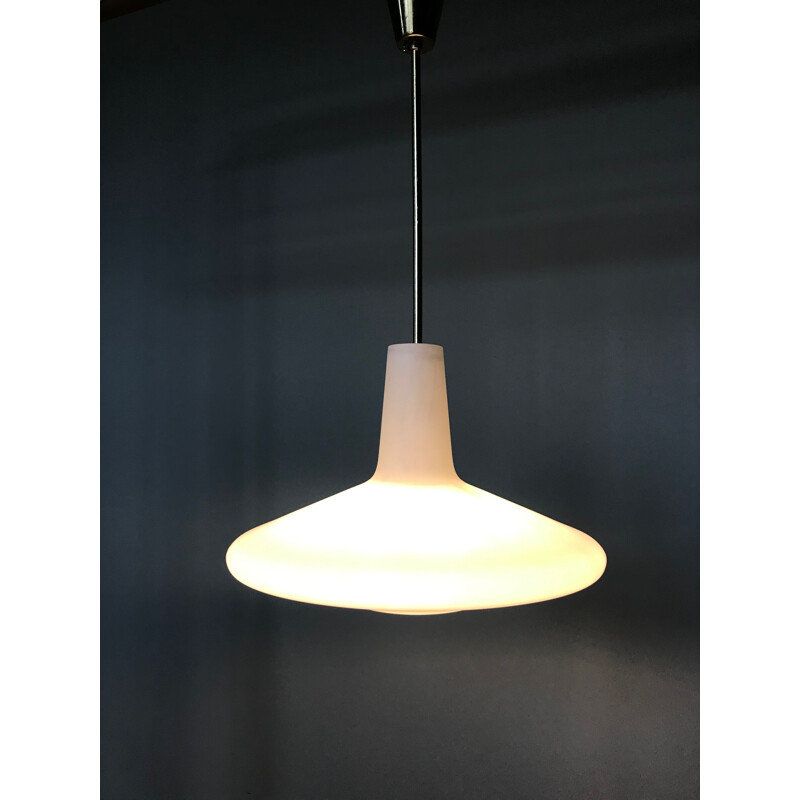 Vintage opaline hanglamp 1950