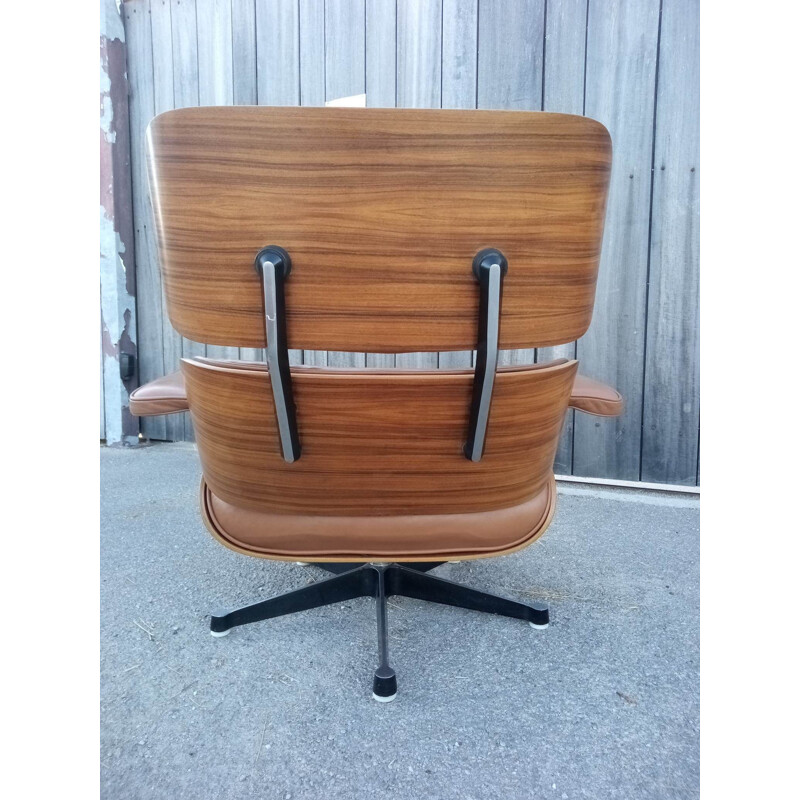 Fauteuil Lounge chair et ottoman marron par Charles Eames pour Mobilier International 1990