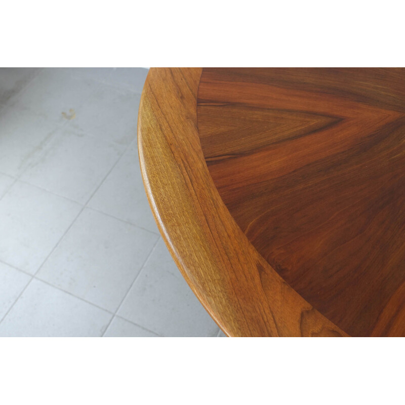 Vintage Extendable Round Walnut Dining Table Brass Details by José Cruz de Carvalho for Altamira 1950