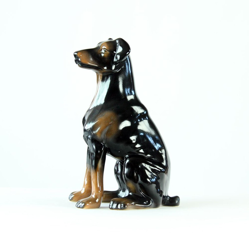 Estátua vintage de um velho cântaro de porcelana Doberman de Jikohera, Checoslováquia 1960