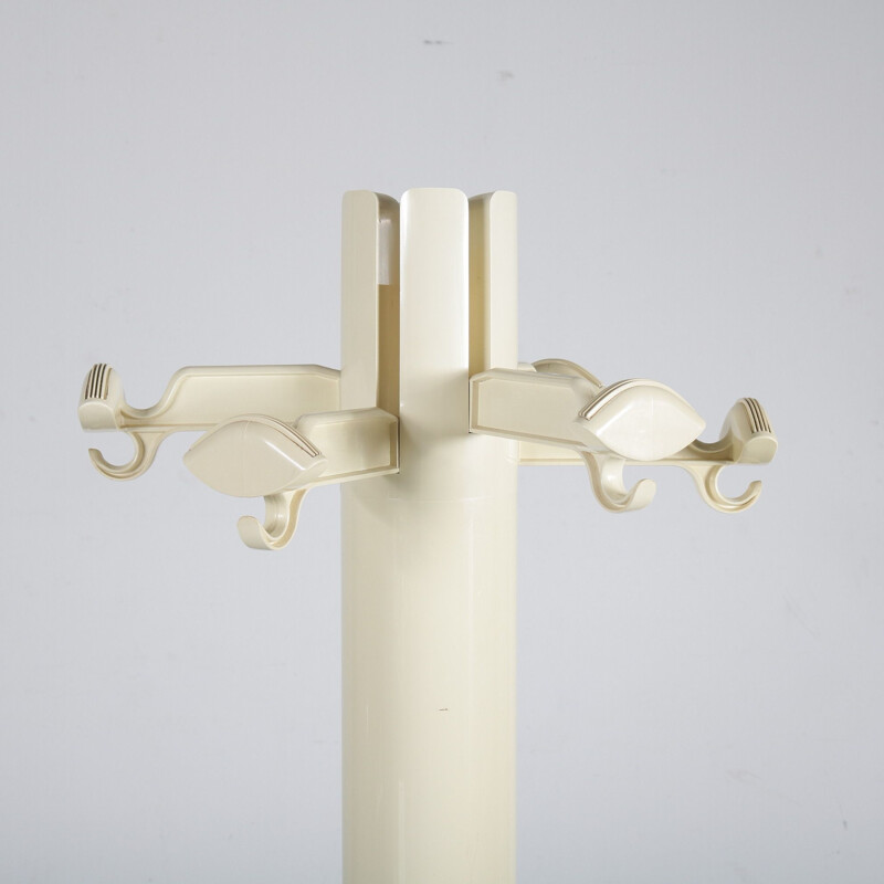 Vintage White "Planta" coat rack by Giancarlo Piretti for Castelli, Italy 1970s